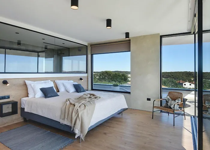 Будинок відпочинку Aquarius Пула